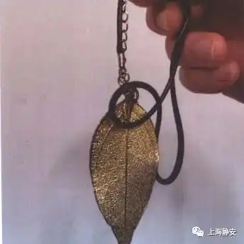 因情感纠纷,女子前往已婚男友家盗走所有首饰和结婚证,冲动行为让她付出不小代价
