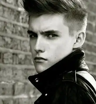 都喜欢议论克夫面相今天说说克妻的男人面相
