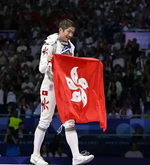 两金一铜中国香港队张家朗江旻憓何诗蓓闪耀巴黎
