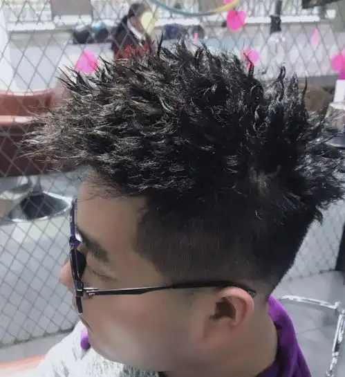 男生锡纸烫
