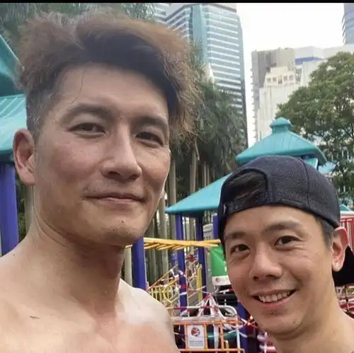 tvb不老型男玩倒吊,体力不输后辈,遗憾因工作没见母亲最后一面
