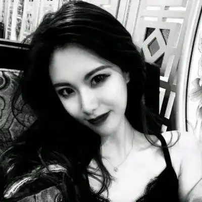 黑白女头像高冷黑白孤傲高冷御姐头像
