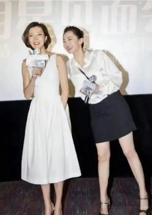 55岁许晴同框41岁车晓,终于见识了,媚态美与气质美的差距有多大
