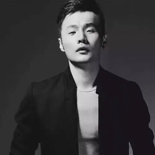 娱乐圈的丑帅男明星他们丑着丑着就帅了
