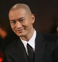 即便剃成光头他们依然是高颜值男神
