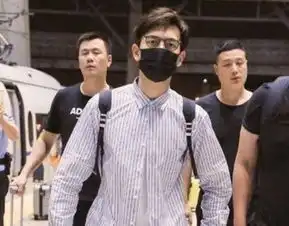 男星衬衫花式穿法李现时尚邓伦文艺
