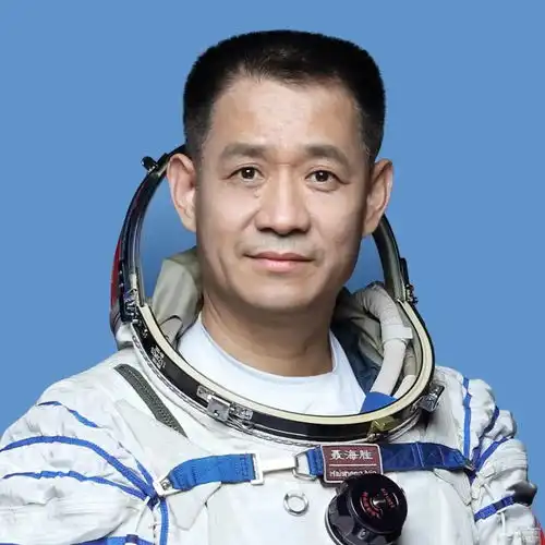 中共中央国务院中央军委决定,给聂海胜刘伯明汤洪波颁发航天功勋奖章
