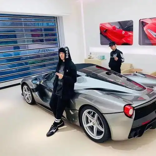 当年,周杰伦为了博昆凌一笑,大手一挥,砸下3亿巨资购置顶级豪宅,登记在昆凌名下周董吴宗宪音乐
