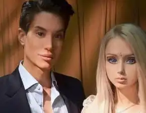 整形一百多次的男人,花154万给后背植入翅膀,变成什么样
