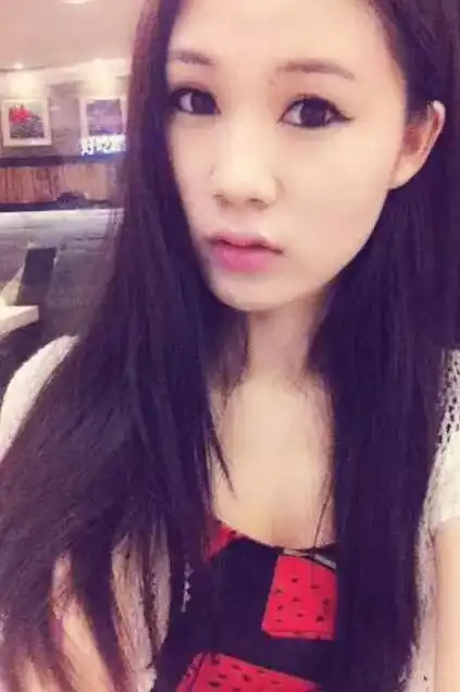 约会吧喜欢健身的大眼睛妹子寻成熟稳重男生
