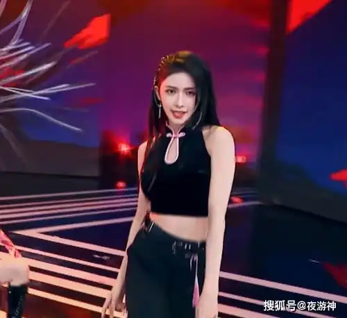 蔡卓宜的腰被上帝吻过当她穿上20厘米旗袍,直男眼睛都看呆了
