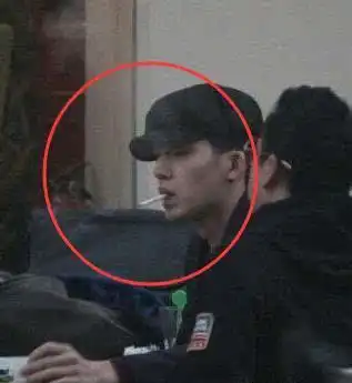 男星日常抽烟照男星演绎霸气邪气妆容图
