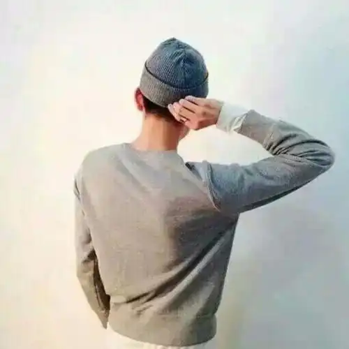 男生qq头像背影带帽子滴
