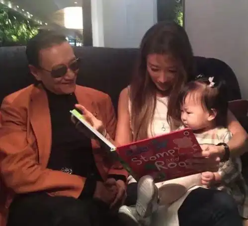 吴宇森长女未婚生女,张柏芝借精生下三胎谢霆锋妹妹也曾被怀疑
