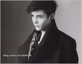 求此男子的名字急急急
