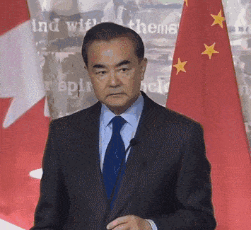 外交部部长王毅现场质问日本记者记者秒怂逗笑众人网友霸气
