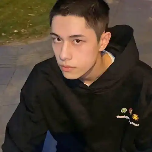 头像高级小众的微信头像
