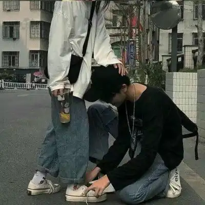 念七一对两张情侣真人头像
