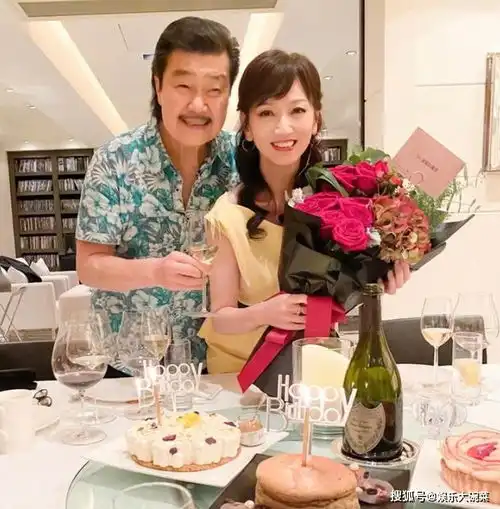 不老女神赵雅芝提前庆生,与老公黄锦燊大秀恩,爱狂撒狗粮
