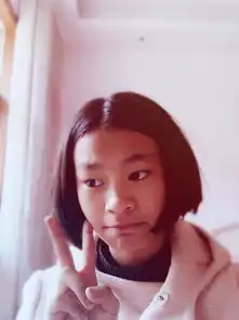 可有两个人的闺蜜头像不要太非主流,谢谢
