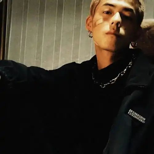 真人男生头像我哒哒的马蹄是个美丽的错误,我只是过客,不是归人
