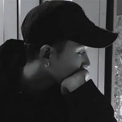 高清成熟帅气男生头像
