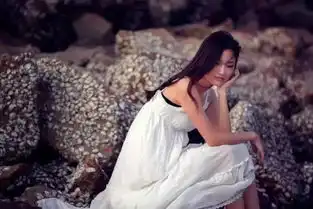 西安两女员工搞定领导后,一个升职,一个在晚上收到领导短信..
