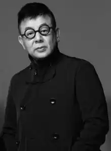 技行天下圣手天裁里的两个男评委是谁啊好像很牛的样子
