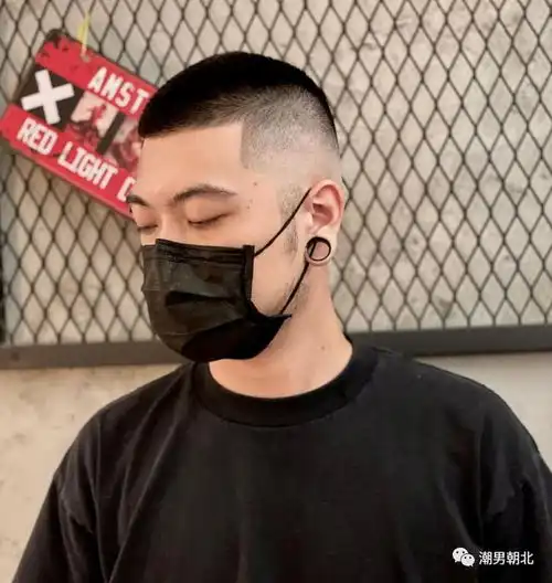 头发粗硬的男生,适合剪这3款发型,硬朗又帅气
