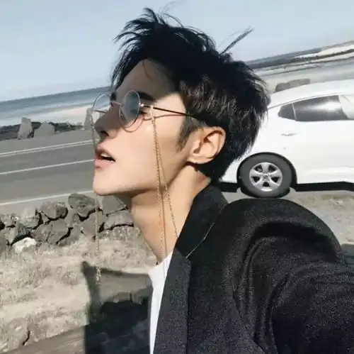 头像我就是很坏把你丢掉了却又想你回来
