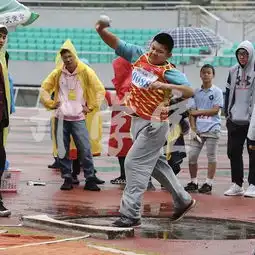 视频11岁男孩身高超2米或是全世界最高小学生新浪视频
