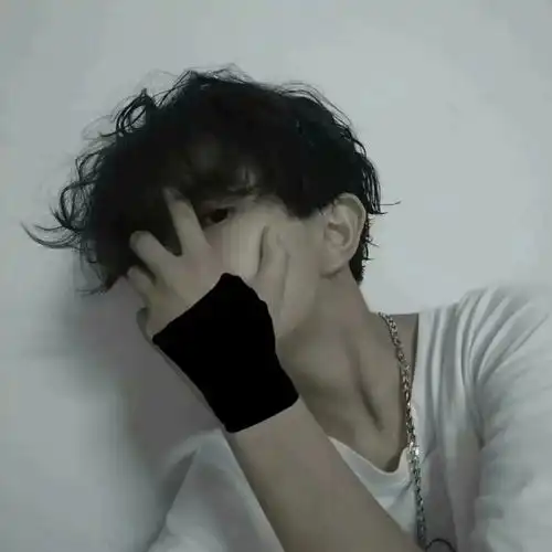 男生头像记得刚开始我只好奇你叫什么名字
