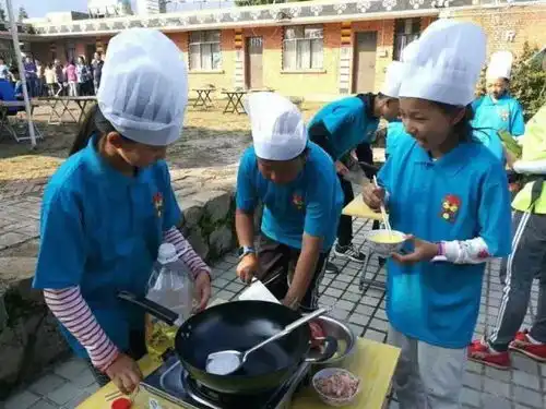 野外生存训练真人cs对抗寒假攀枝花的家长都会让孩子去这里体验不一样的6天5夜
