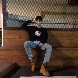 拒绝纸片人,瘦高男这样穿也很有型
