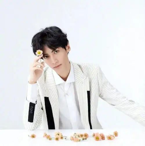 赵露思罗云熙
