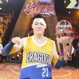 手起刀落三个三分,名副其实的球场大魔王
