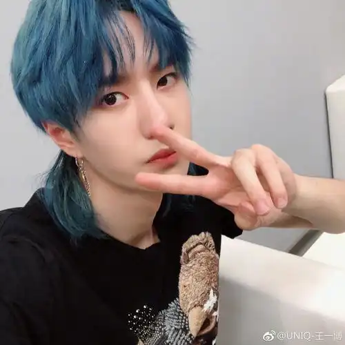 明星的cosplay程潇很惊艳汪大东从二次元掉到三次元的男人
