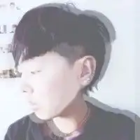 潇洒帅气的90后男生qq头像你是最耀眼的那颗星
