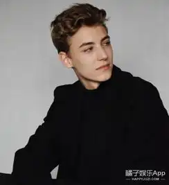 michalkolkowski18岁新晋模特,有着吸人的魅力眼神