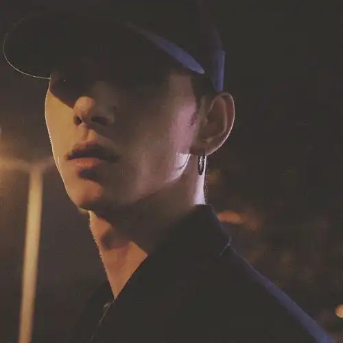 深夜发的高级小众情绪个性签名
