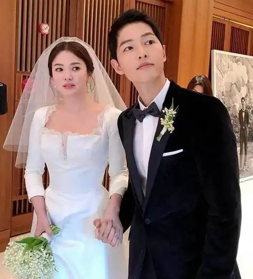 宋慧乔是韩国第一恋爱脑拍戏就爱上男主角与宋仲基好聚不好散
