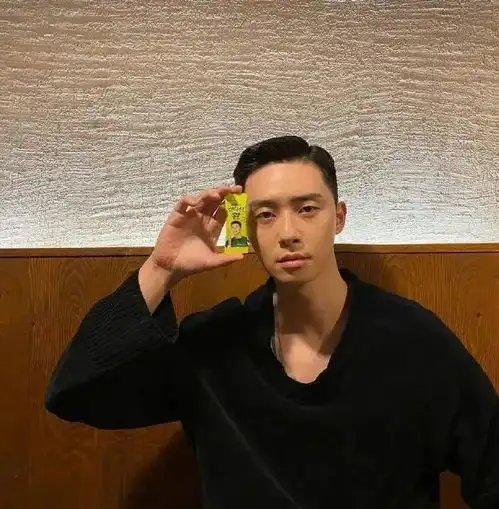 头像年前一毛没剩年后一分没挣
