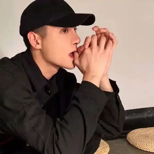 头像观摩了你的生活我终于找到了活下去的勇气
