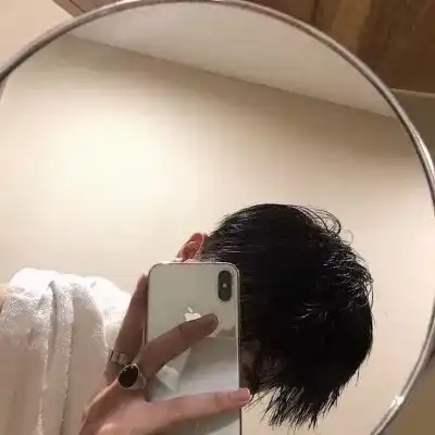 头像你的父母是做化学的吗你看起来像试验品
