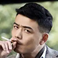 杨烁头像高清图片大全名人杨烁真人头像大图下载
