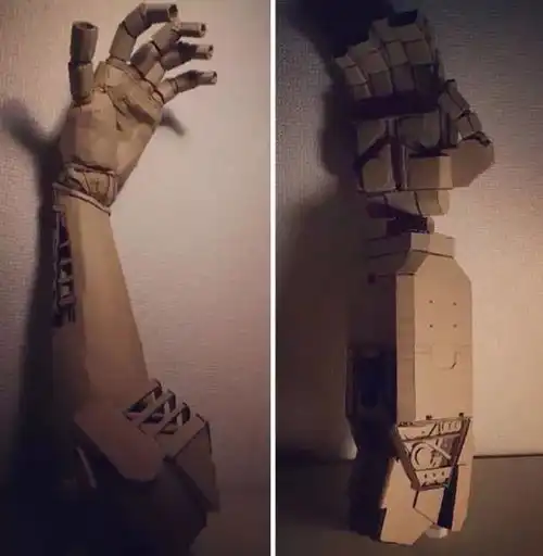 一个日本软妹子却有一颗宅男心她竟然用快递箱造出了坦克飞船机器人
