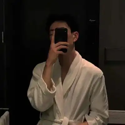 青春潮酷头像男生真人
