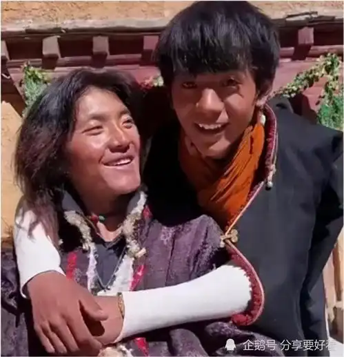 被女粉捧上热搜72小时的草原猛男康巴汉子,为何突然翻车了
