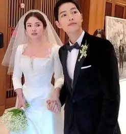 韩国男星朱镇模结婚,宋仲基现身婚礼现场,依旧未见妻子宋慧乔
