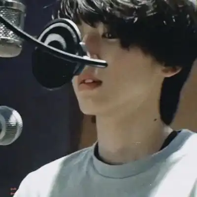 很有深沉气质的男生高级感的头像2022很有范的男头最新版合集
